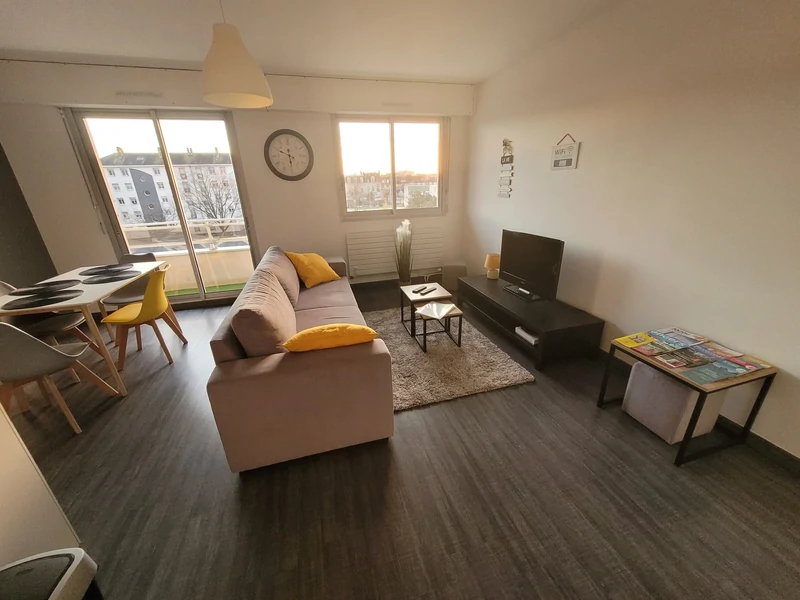 ST EXUPERY - Joli T2, proche de l'hyper centre, avec parking privé et sécurisé