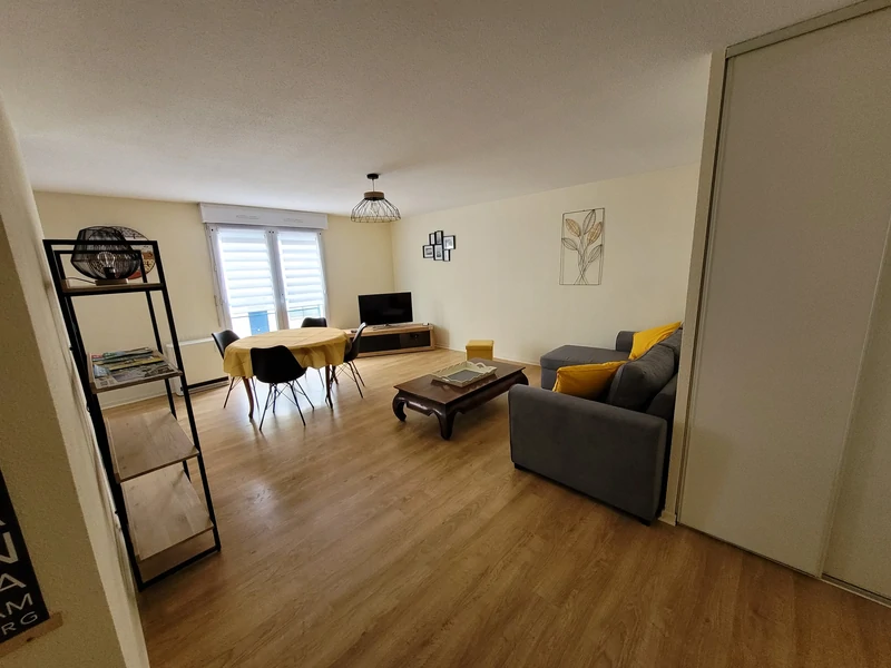LEMOINE - Spacieux T2, proche hyper centre et du palais des congrès, tramway au pied du logement