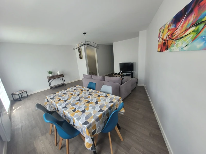 BRISSAC - Grand T3 avec parking privé et sécurisé, proche de l'hyper centre, de la gare, de l'ESA, UCO, IFEAP et IFUCOME